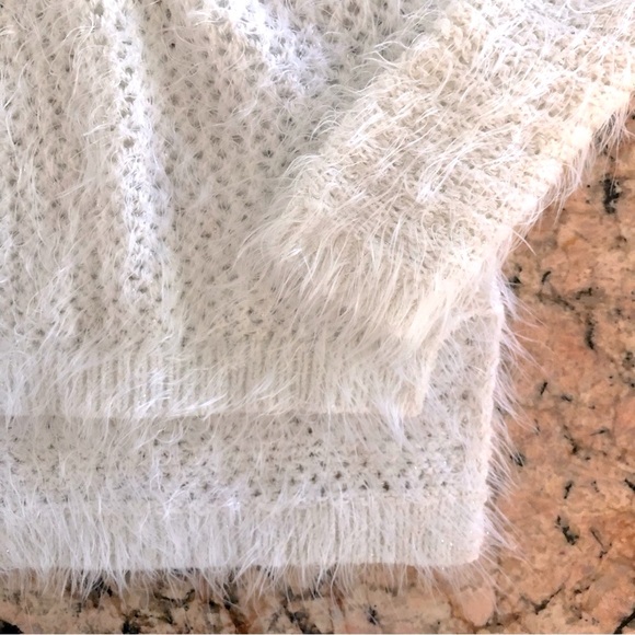 Abercrombie Kids Girl’s Sweater Winter White Silver Sparkle Thread EC - Picture 5 of 12